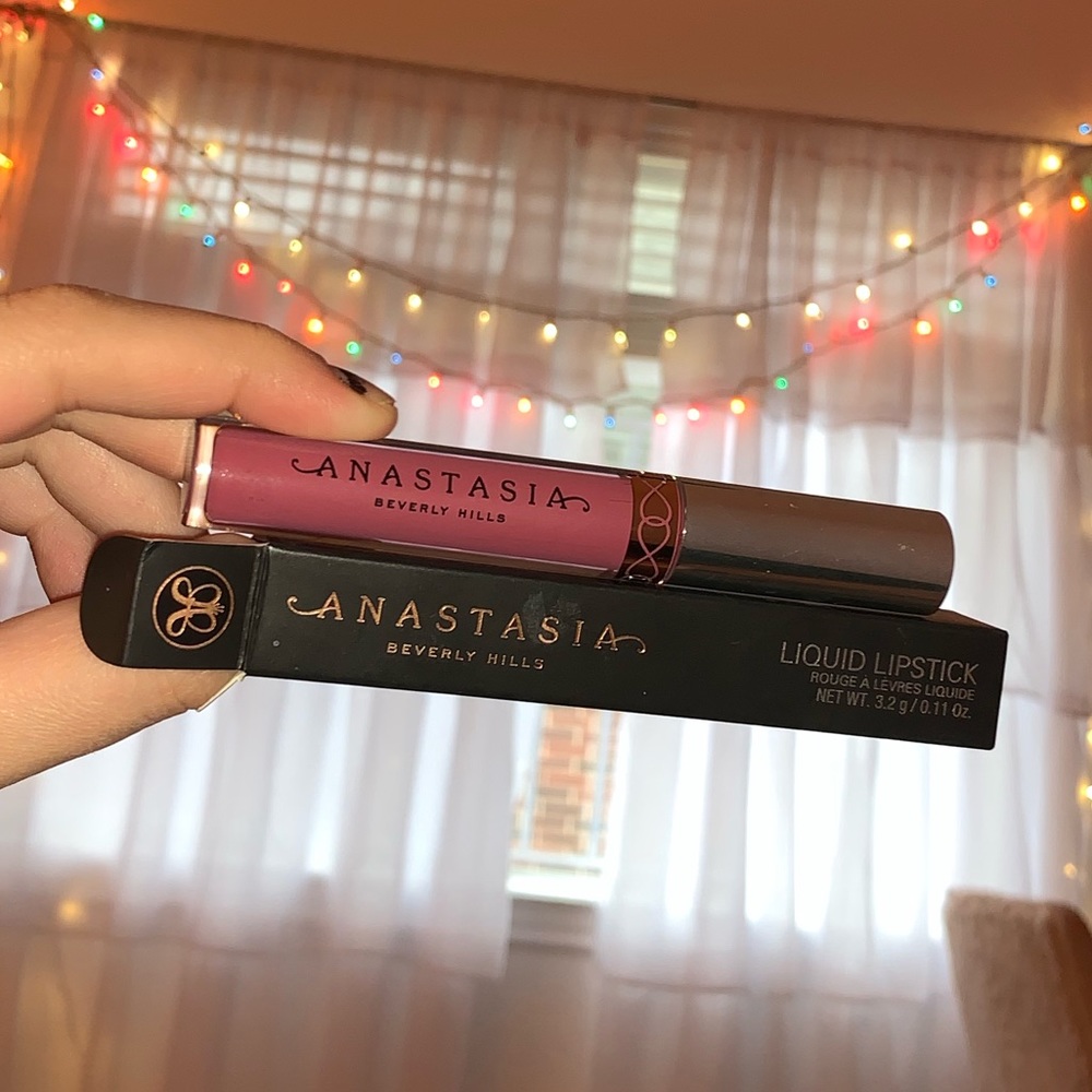 Anastasia beverly hills Liquid Lipstick pink